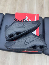 Nike Shox R4 Black Bright Crimson- PREOWNED- REPLACEMENT BOX